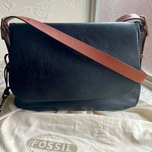 NWOT.  New Fossil leather large Harper flap crossbody bag with zipper closure.
